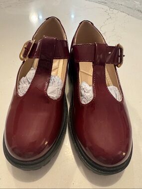 Girls Patent T-Strap Dress Shoes in Burgundy